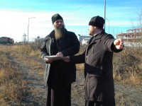Епископ Артемий осмотрел земельный участок в районе Северо-восток   г. Петропавловска-Камчатского, выделяемый под строительство храма