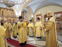 Архиепископ Феодор совершил Литургию в день прославления святителя Иннокентия Московского