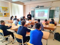 Руководитель отдела образования провел просветительские беседы в школе п. Усть-Хайрюзово