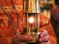 В Светлый Вторник состоится встреча Благодатного огня в Троицком кафедральном соборе