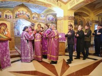 В Великий Четверг Архиепископ Феодор совершил Божественную литургию в Морском соборе