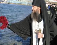 Епископ Артемий принял участие в торжественном митинге, посвященном Дню памяти моряков и рыбаков