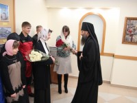 Епископ Артемий и сотрудники епархии поздравили Ивлеву О.Г. и Криволапову В.А. с юбилеем