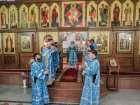 Епископ Петропавловский и Камчатский Артемий совершил праздничное богослужение в день празднования Введения во храм Пресвятой Богородицы