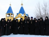 В день Собора Пресвятой Богородицы епископ Артемий совершил молебен в епархиальном женском монастыре