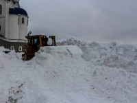 Расчистка территории Соборного комплекса от снежных завалов