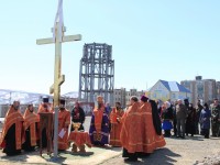 На купол часовни в честь Петра и Февронии Муромских установлен крест