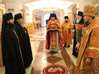 Архиепископ Артемий совершил литургию в Свято-Пантелеимоновом мужском монастыре