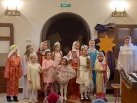 Воспитанники Воскресной школы поздравили прихожан Морского Собора с Рождеством