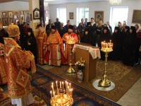В Неделю святых Жен-мироносиц архиепископ Феодор совершил Литургию в епархиальном женском монастыре