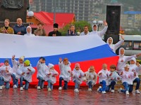 Управляющий Петропавловской и Камчатской епархией принял участие в мероприятии, посвященном Дню Государственного флага России