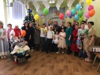 Добровольцы социального отдела епархии поздравили зимних именинников детского дома «Ягодка»