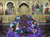 Архиепископ Феодор совершил утреню с выносом Креста и Параклисис Пресвятой Богородице