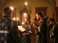 Архиепископ Феодор совершил Вечерню с чтением акафиста Страстям Христовым в Кафедральном соборе