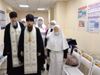 В праздник Крещения Господня Архиепископ Феодор посетил Краевую больницу