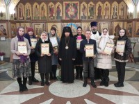 Архиепископ Феодор вручил епархиальные награды сотрудникам и студентам Камчатского медицинского колледжа