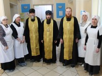 Архиепископ Феодор поздравил воинов в госпитале с Днем защитника Отечества