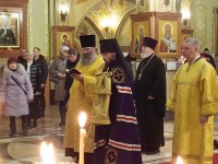 В Неделю о Страшном суде Архиепископ Феодор совершил Литургию в Троицком кафедральном соборе