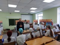 Студенты Медицинского колледжа познакомились с выставкой «Дорогами митрополита Нестора»