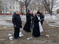 Архиепископ Феодор провел рабочее совещание на месте строительства храма Димитрия Донского