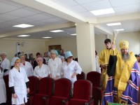 Архиепископ Артемий совершил освящение новой  поликлиники в районе СРВ