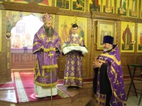Клир и паства Петропавловской и Камчатской епархии поздравили своего правящего архипастыря с пятой годовщиной Архиерейской хиротонии