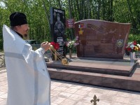 Священнослужитель епархии отслужил панихиду на могиле Героя России Александра Попова
