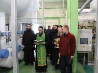 Управляющий Камчатской епархией посетил рыбоперерабатывающий комплекс в Карагинском районе