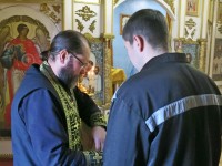 Божественная литургия в храме свт. Николая Чудотворца при ИК-5