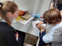 Православная молодежь провела мастер-класс по славянской каллиграфии на Ярмарке социальных проектов в КВЦ