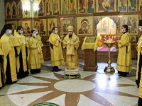 Архиепископ Феодор совершил Литургию и молебное пение в День интронизации Святейшего Патриарха Кирилла