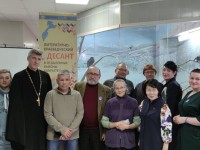 Состоялась встреча прихожан храма п. Палана с поэтом Владимиром Татауровым