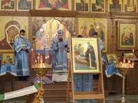 Архиепископ Феодор совершил утреню с чтением акафиста Пресвятой Богородице в Кафедральном соборе
