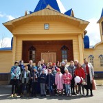 Воспитанники Воскресной школы Морского собора посетили женский монастырь с Пасхальными поздравлениями