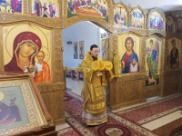 Архиепископ Феодор совершил Литургию в праздник праведного воина Феодора Ушакова в Морском соборе