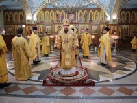 В день памяти мучеников Гурия, Самона и Авива Архиепископ Феодор совершил Литургию в Кафедральном соборе