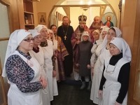 Архиепископ Феодор совершил Божественную литургию в больничном храме