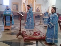 Каждую пятницу в Кафедральном соборе служится Параклисис Пресвятой Богородице
