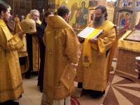 Архиепископ Феодор совершил всенощное бдение в Морском соборе