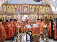 Архиепископ Феодор совершил Божественную литургию и молебен о здравии Святейшего Патриарха