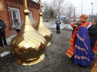 Епископ Артемий совершил освящение куполов храма в честь Успения Божией Матери г. Елизово