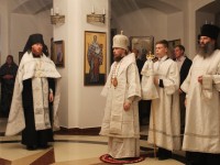 Архиепископ Петропавловский и Камчатский Феодор совершил всенощное бдение в нижнем храме Морского собора