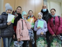 Более 100 школьников получили канцелярские наборы от Камчатской епархии