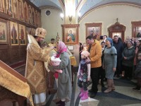 Архиепископ Феодор наградил просфорниц Кафедрального и Морского соборов