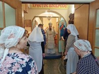 В Лазареву субботу Архиепископ Феодор совершил Литургию в храме при Онкодиспансере