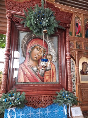 Икона Божией Матери в храме п. Авача