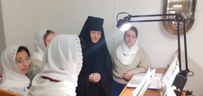 На клиросе в Свято-Казанском женском монастыре